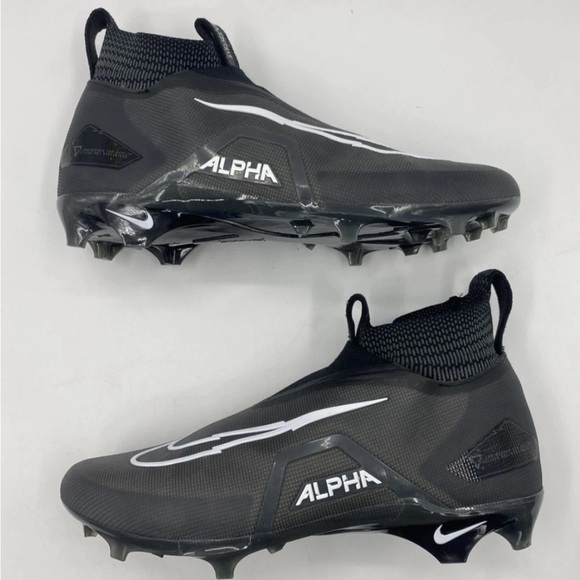 NWT Men’s Nike Alpha Menace Elite 3 Flyknit Black Football Cleats‎